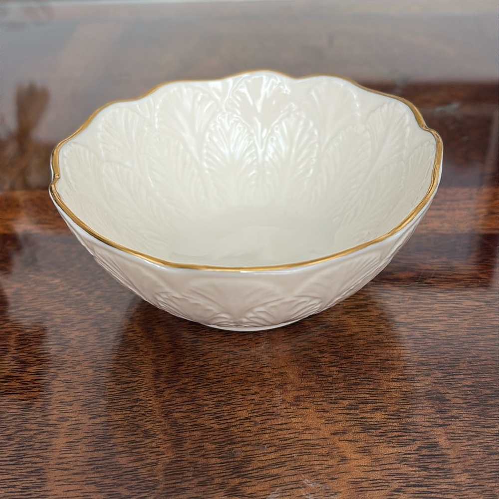 Lenox Scalloped Embossed Porcelain Candy Dish Bowl 24k Gold Trim Hand Decorated